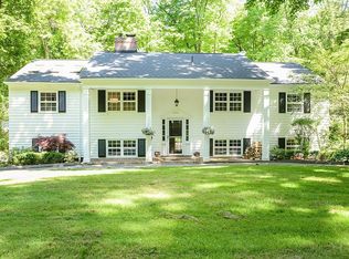 2000 Berkshire Rd, Gates Mills, OH 44040