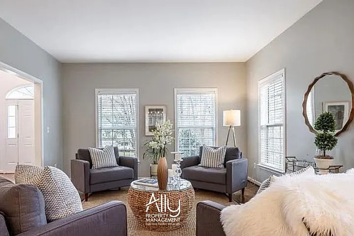 170 W Rosewood Dr — Photo 21