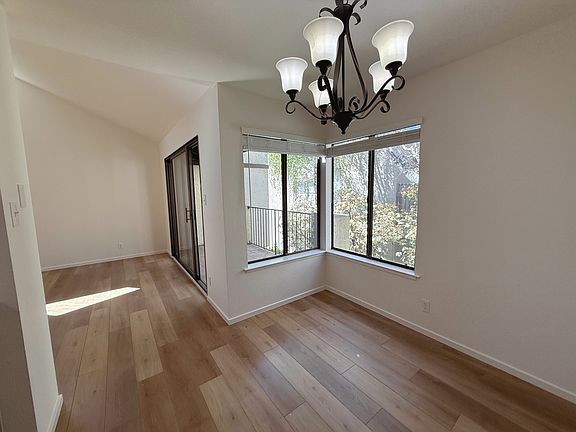 3rd image of 2005 Parrott Dr Unit B