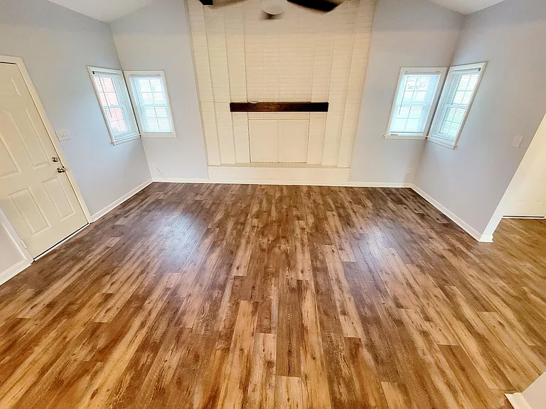 2404 Blanche Dr — Photo 3