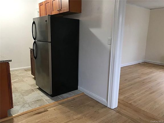 4th image of 165 Harding Ave APT 2B