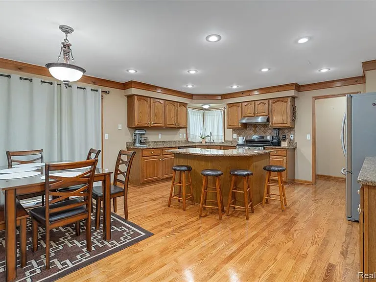 47105 Liberty Bell Rd E — Photo 12