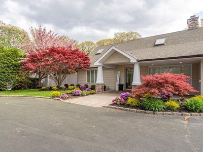 56 Fairfields Lane, Huntington Station, NY, 11746