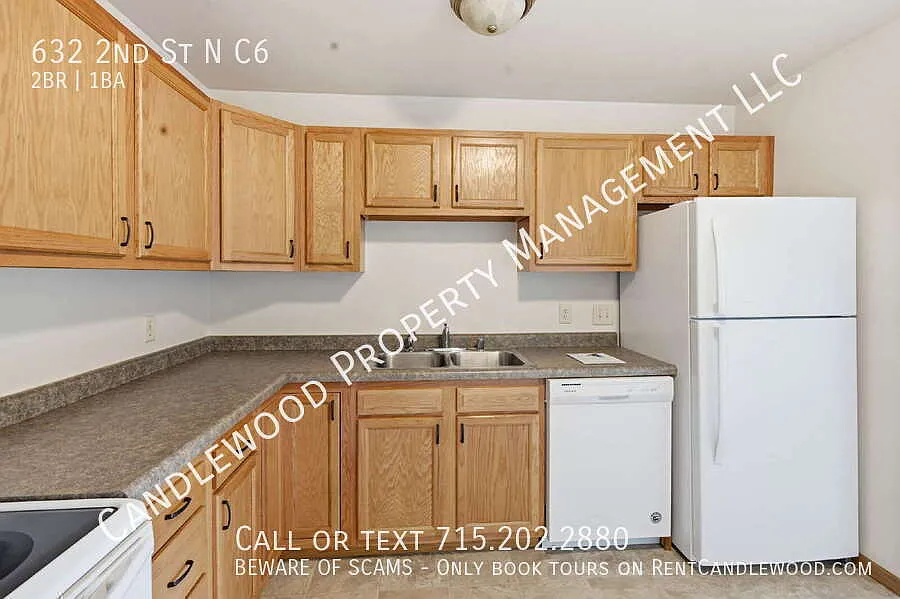 Cat Friendly 2 Bedroom Upper Apartment Available October 1st! — Photo 3