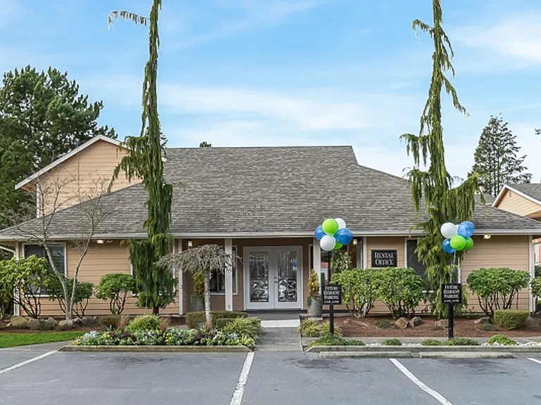 Crystal Springs Apartments — Photo 12