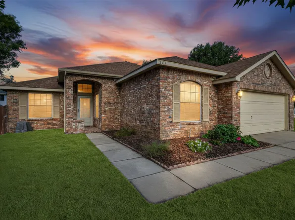 2105 Westview Trl, Denton, TX 76207