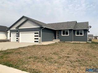 508 Marie Dr, Harrisburg, SD 57032