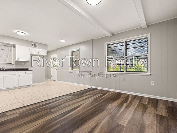 3rd image of 3420 Gladstone Cv