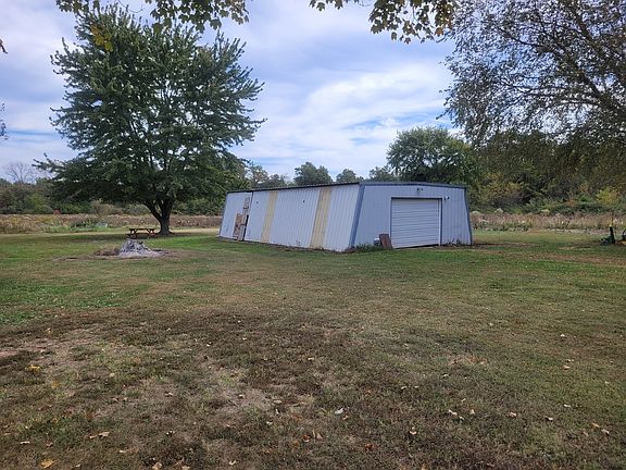 2nd image of 10270 N Reynolds Ln