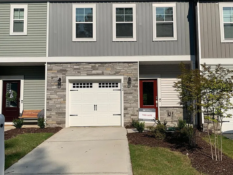 232 Hank Way — Photo 1