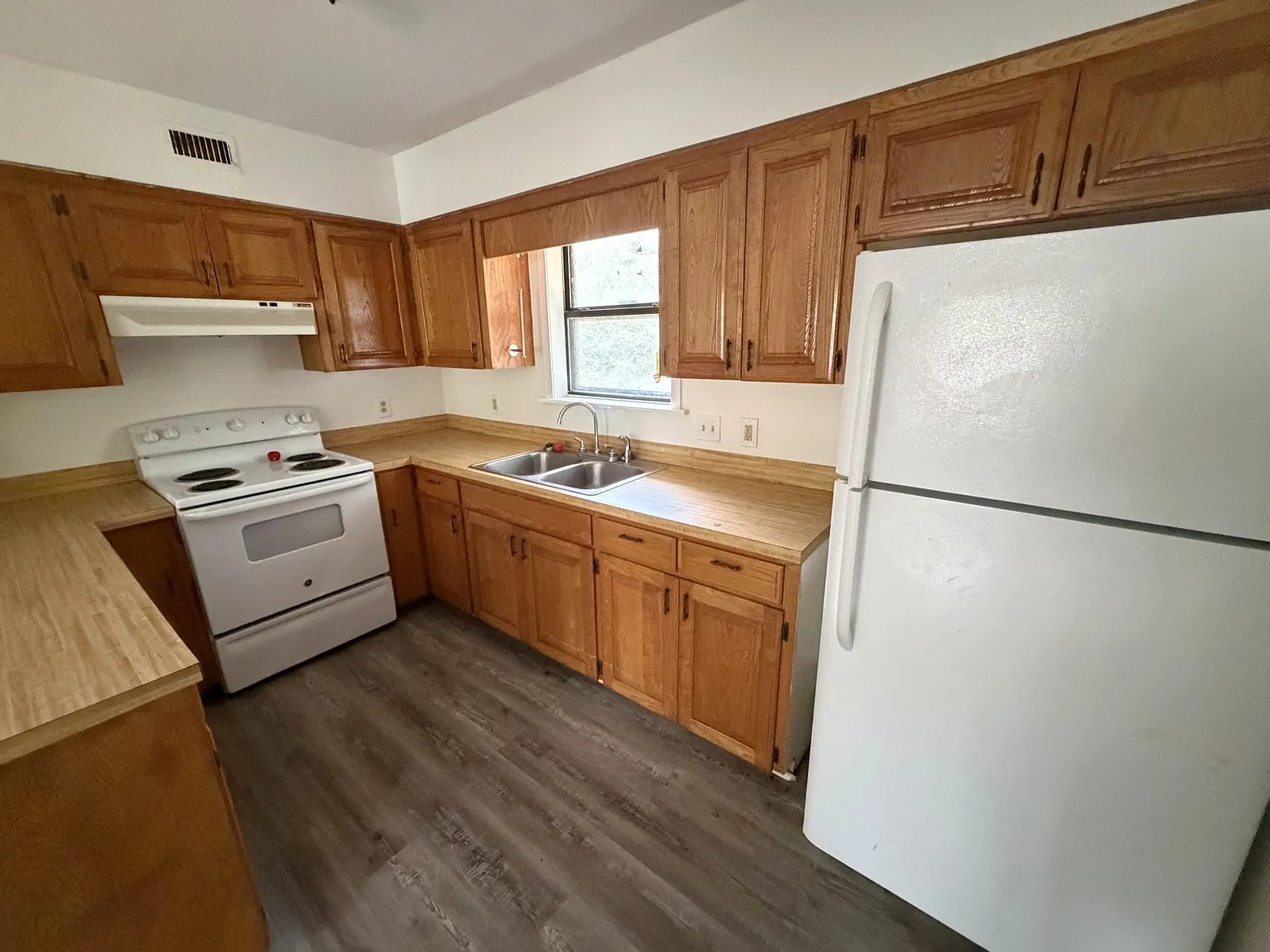 2 bed, 720 sqft, $950 — Photo 3