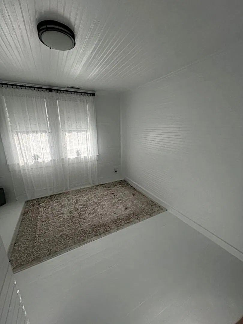 2 bed/ 1 bath apartment on 4.3 Acres in Salisbury — Photo 4