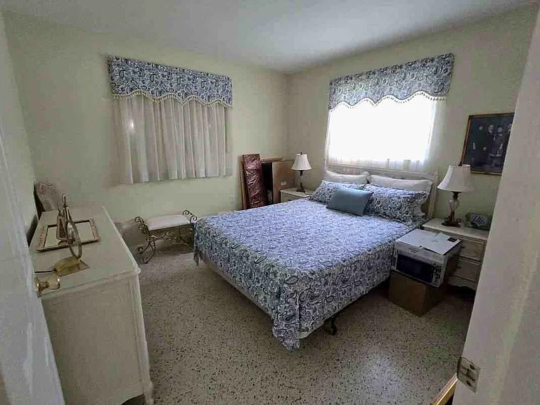 11221 SW 7th Ter — Photo 9