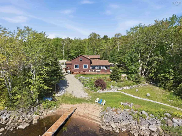 471 Beech Ln, Chester, NS B0J 2M0