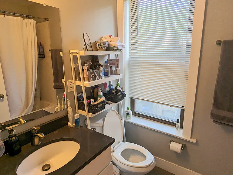 2425 N Geneva Ter #2 — Photo 10