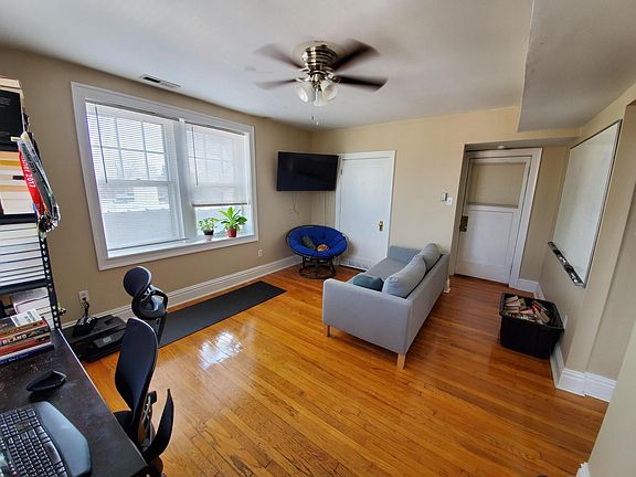 2nd image of 4256 Botanical Ave