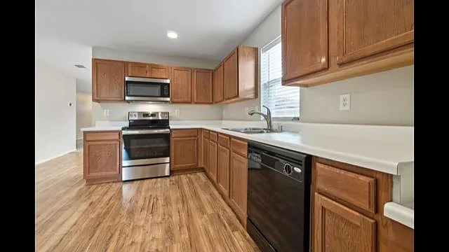 1912 Diamond Lake Trl — Photo 5