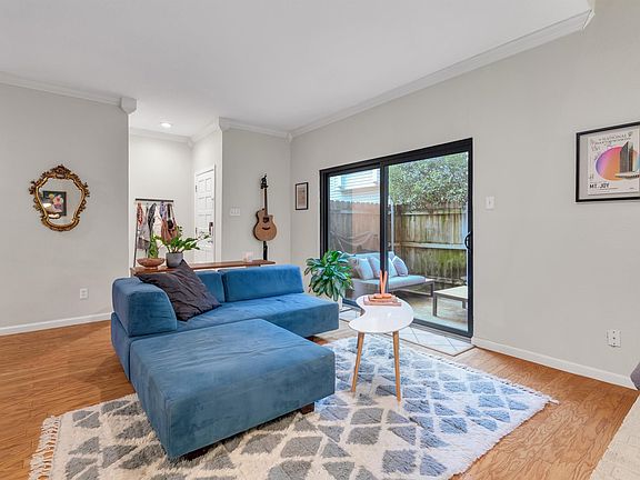 3rd image of 5016 Cedar Springs Rd