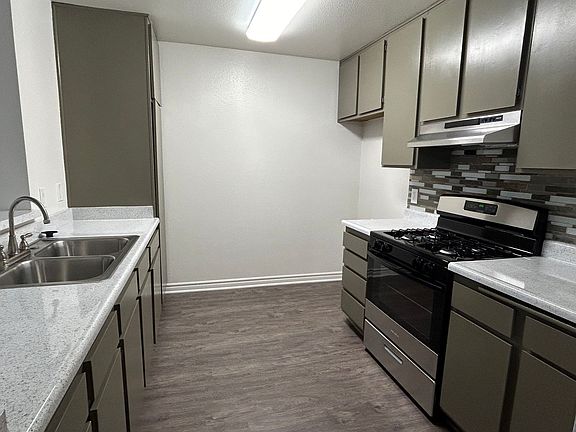 5th image of 7500 Crescent Ave #122