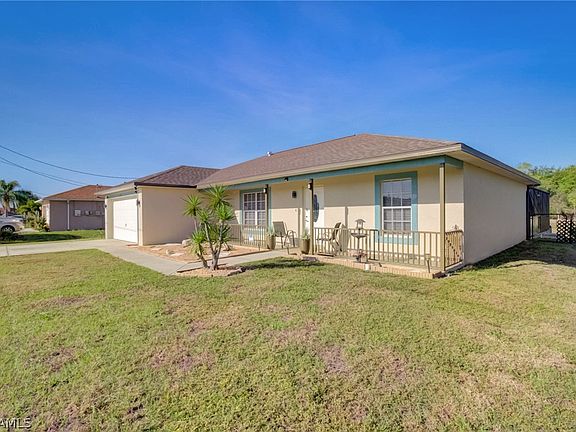 3rd image of 836 Woodridge Cir