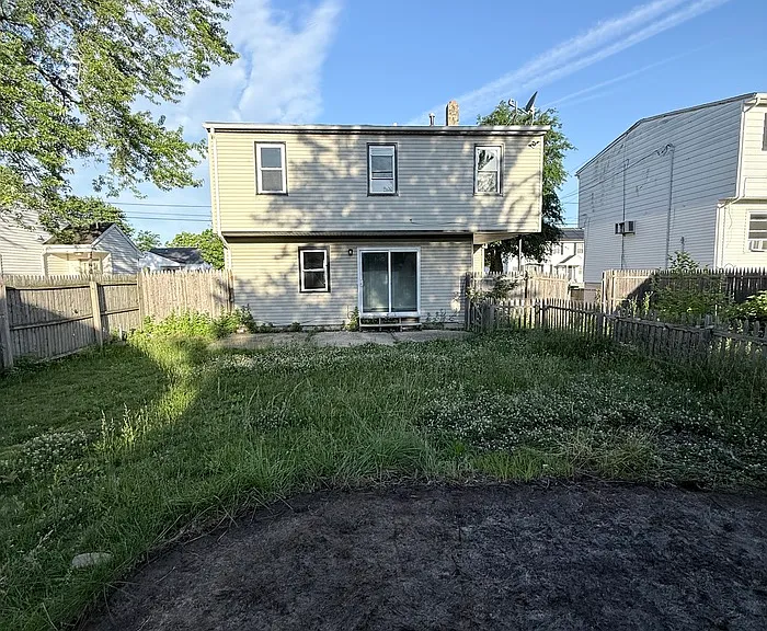 40 Eisenhower Dr — Photo 41
