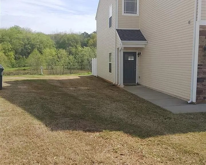 208 Falling Water Ln SW — Photo 3