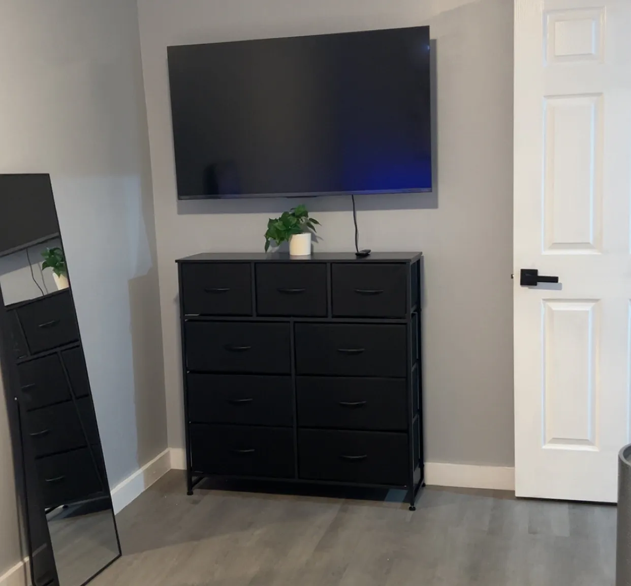 2 bed, 750 sqft, $2,200 — Photo 3