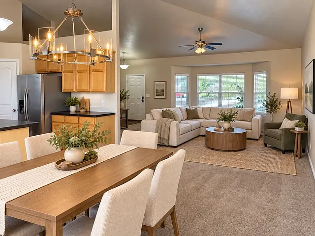 3 bed, 2062 sqft, $2,800 — Photo 3