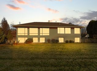 2405 Crown Pointe Blvd, Suamico, WI 54173