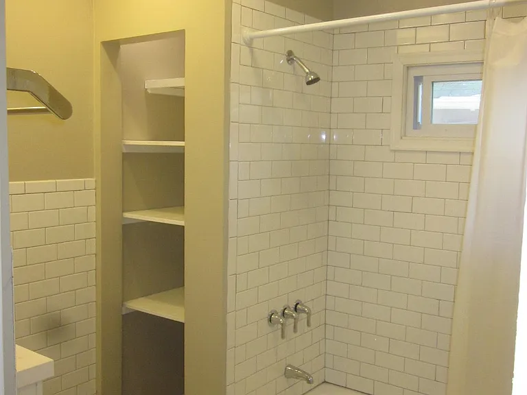5208 Euclid Ave — Photo 12