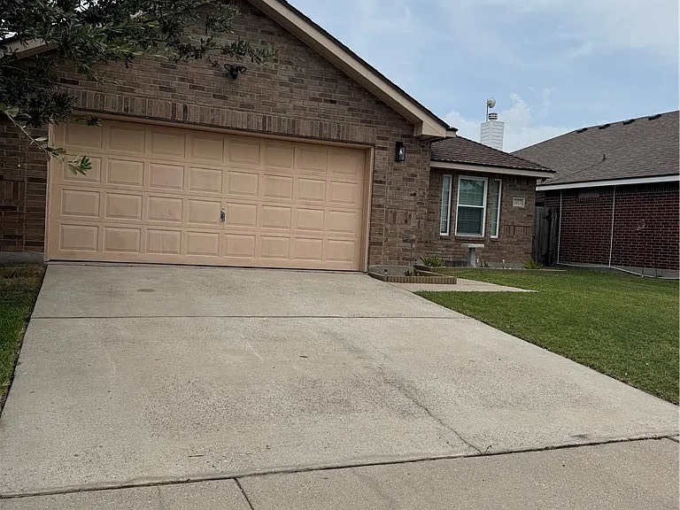 1113 Meadow Brook Dr — Photo 3