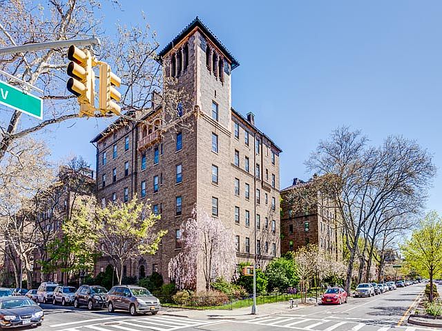 1st image of 3315 80th St APT 22