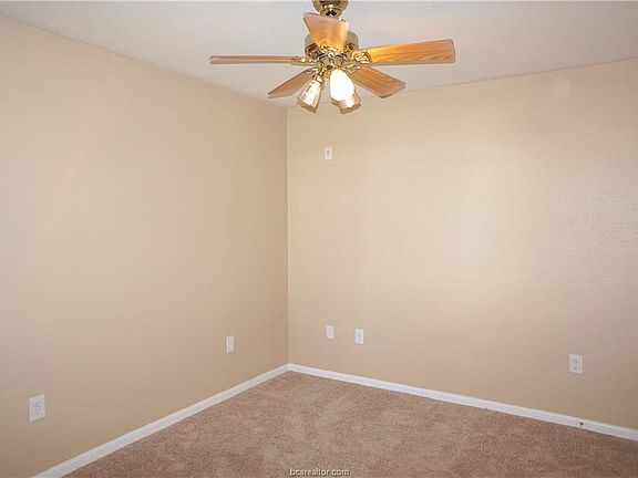 5th image of 521 Southwest Pkwy APT 204
