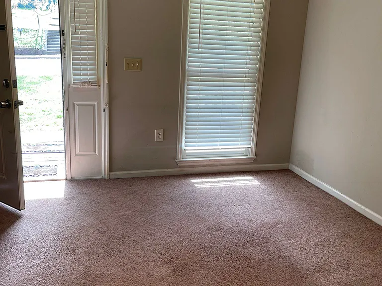 1079 Walnut St #B — Photo 6