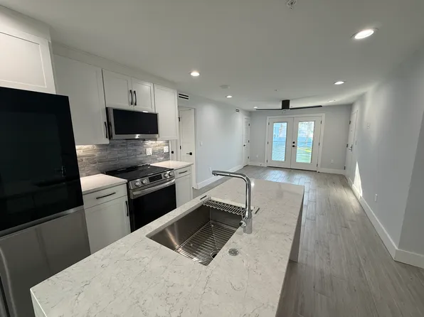 The Breakers, 207 9th Ave N #105, Jacksonville Beach, FL 32250