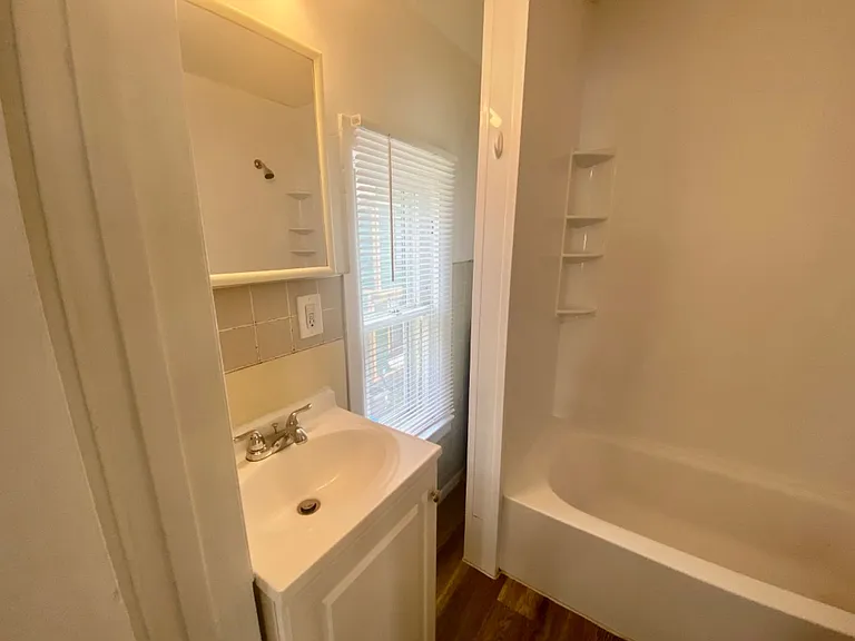 329 Lyon St NE #5 — Photo 10