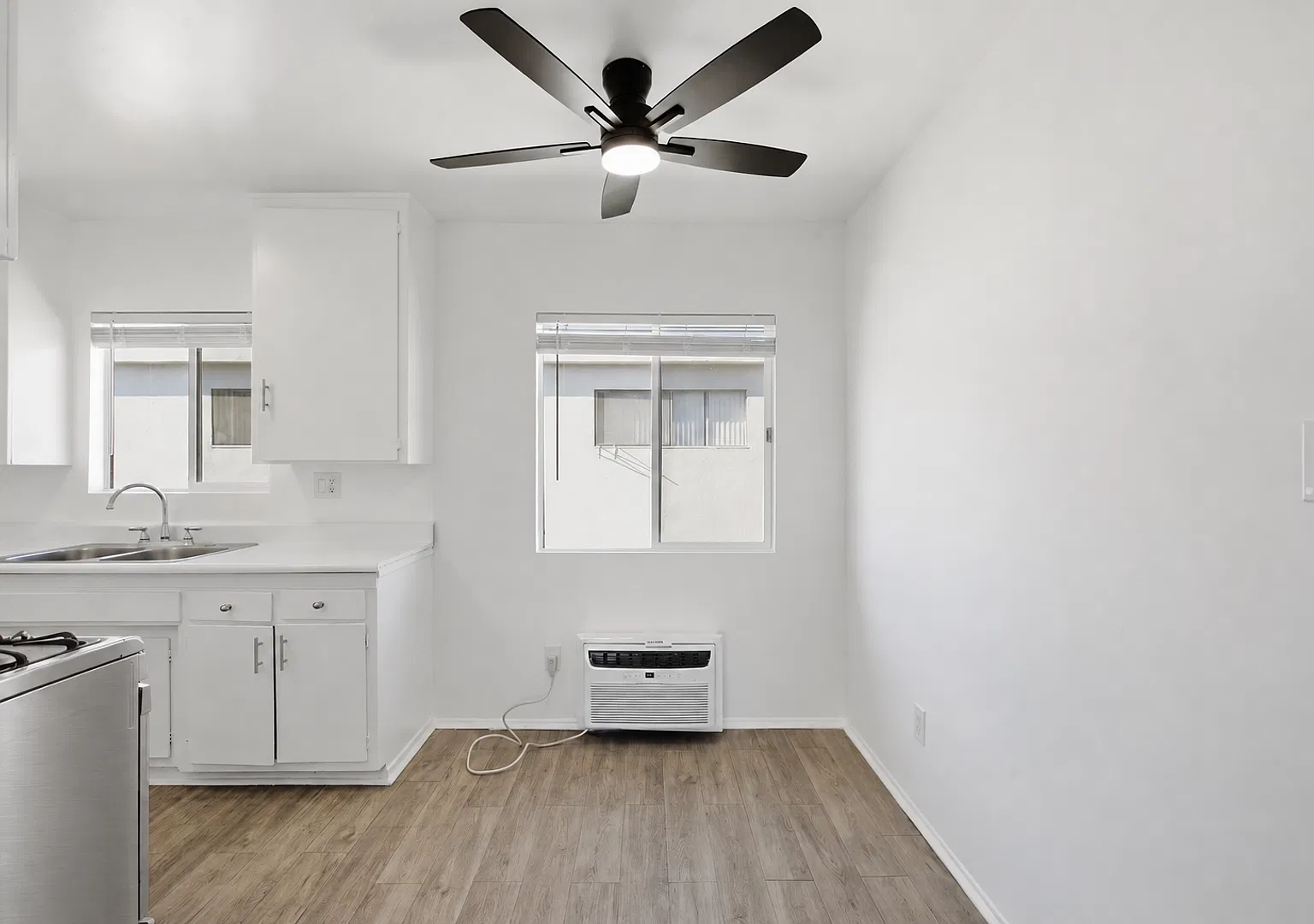 7100 Fulton Ave — Photo 4
