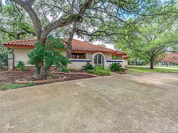 3rd image of 8470 Park Lane Dr