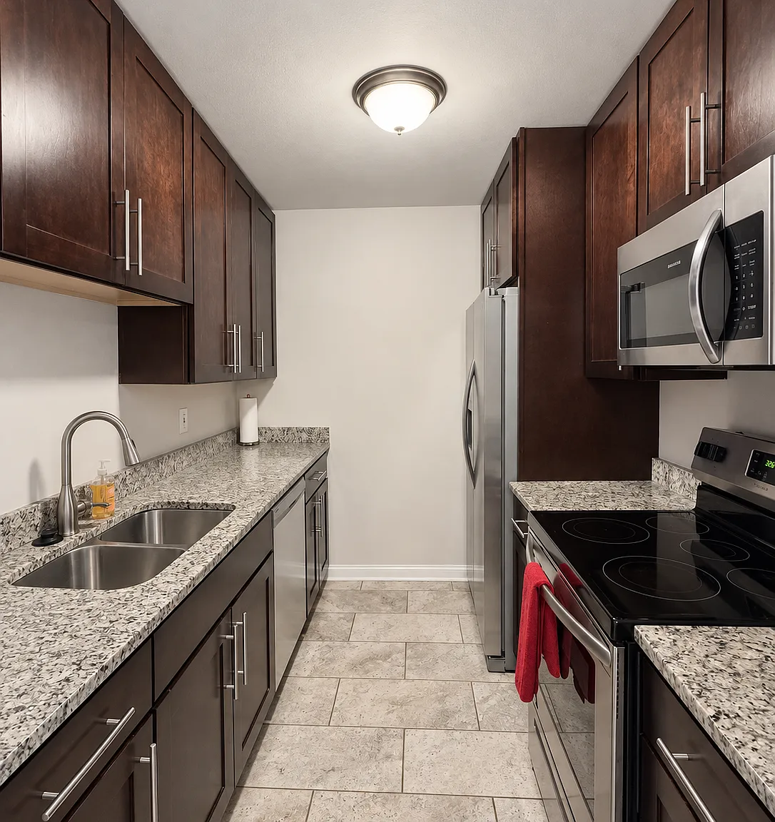 566 Somerset Ln — Photo 4