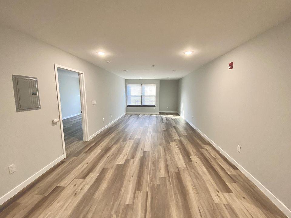 1st image of 77 Park Ave
