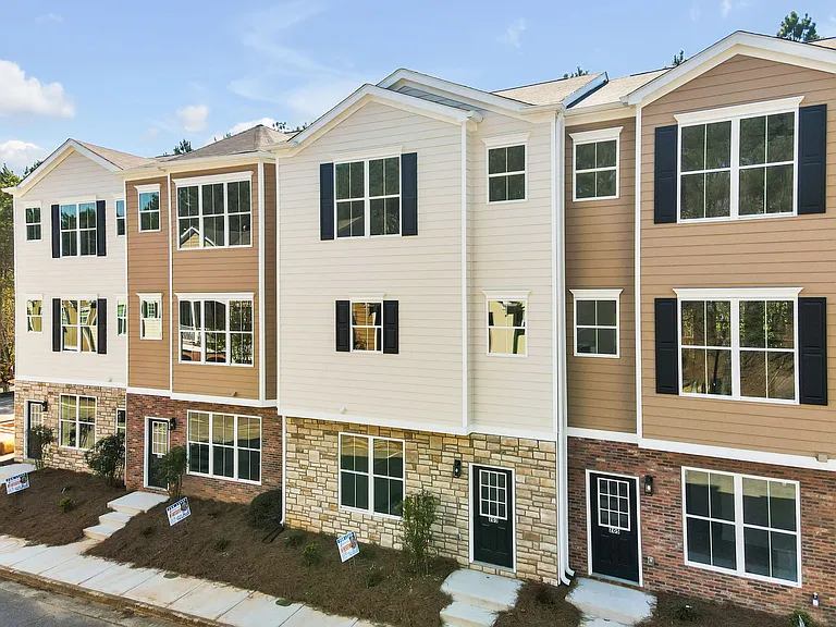 203 Riverstone Commons Cir — Photo 1