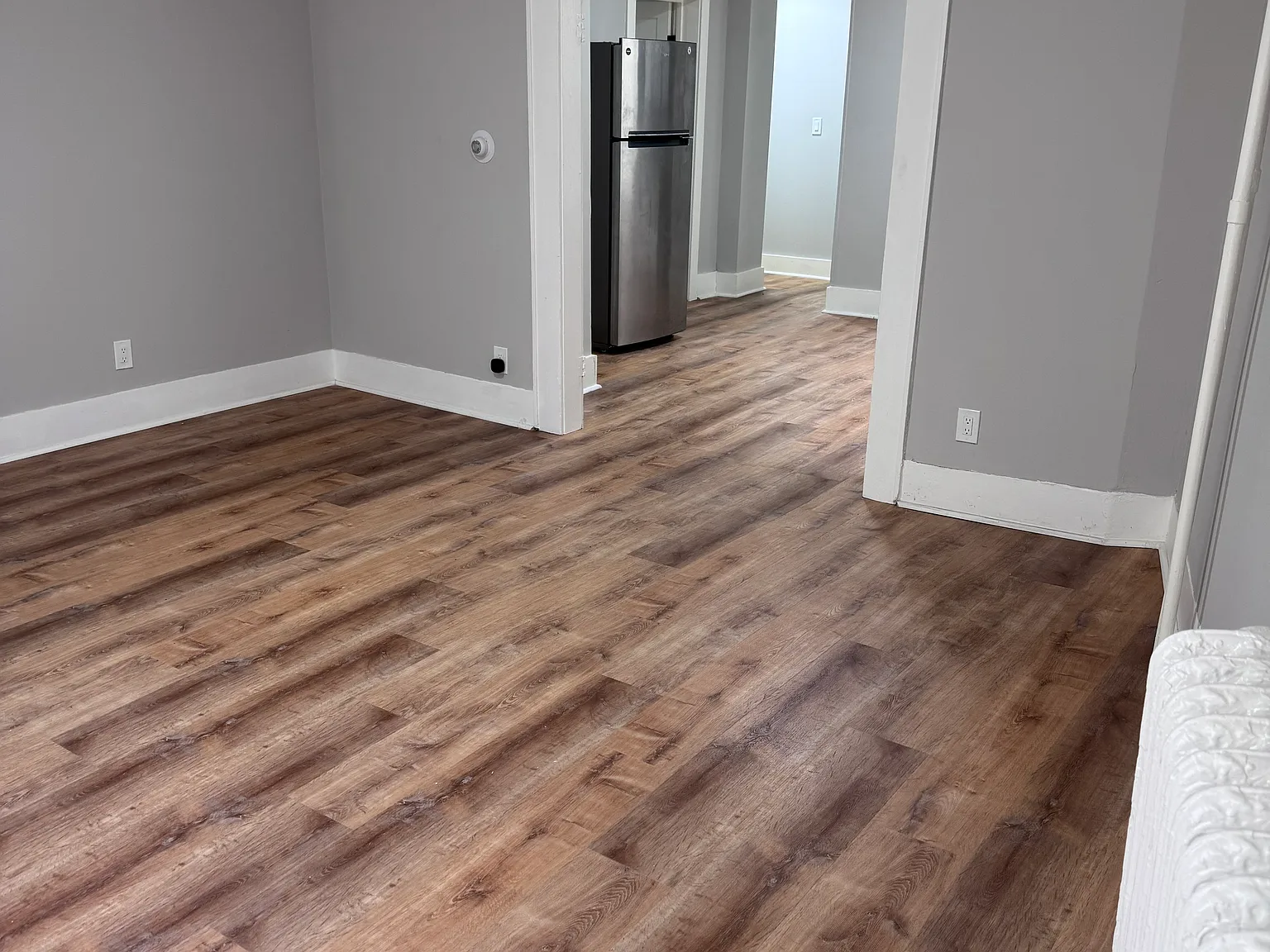 3 bed, 1100 sqft, $1,700 — Photo 2