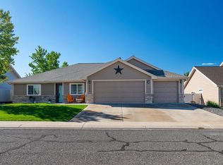3208 Wheat Grass Dr, Montrose, CO 81401
