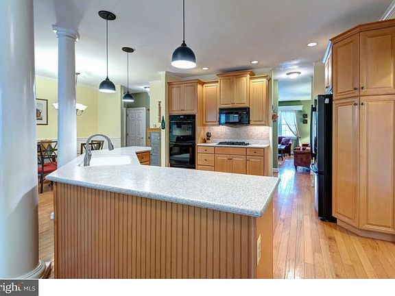 4th image of 535 Ferncastle Dr