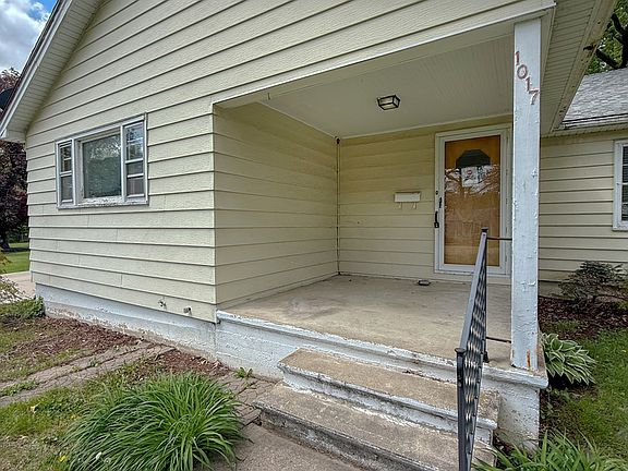 2nd image of 1017 Mary Ave