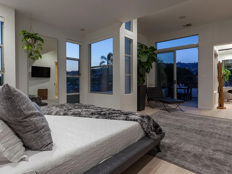 808 N La Jolla Ave — Photo 37