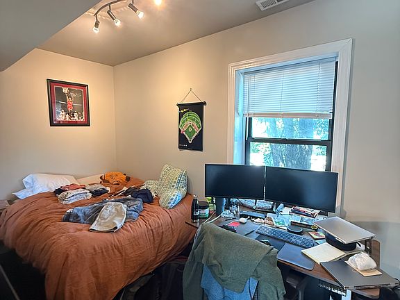 3rd image of 2119 W North Ave APT 3F