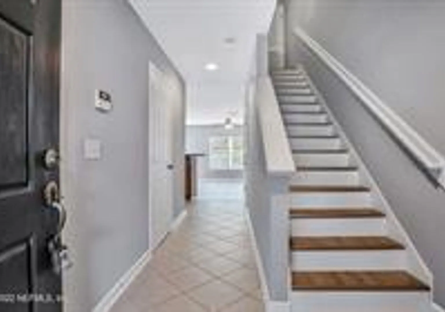 Beautiful Condo — Photo 3