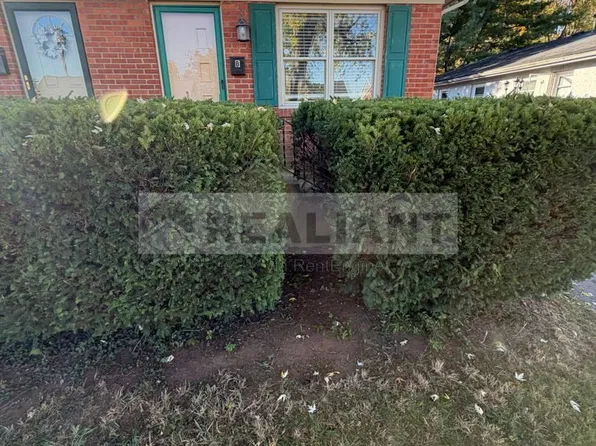 1992 Fair Oaks Dr #B, Lexington, KY 40504
