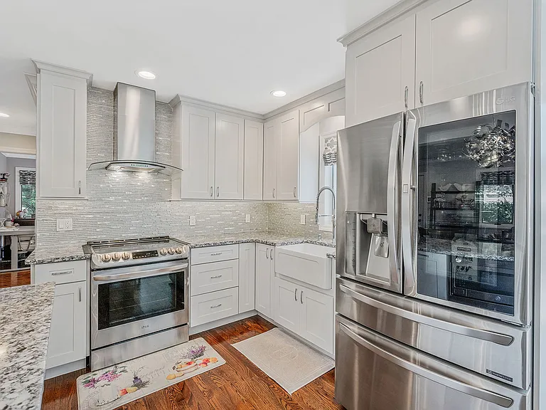 8 Paynes Ln — Photo 9